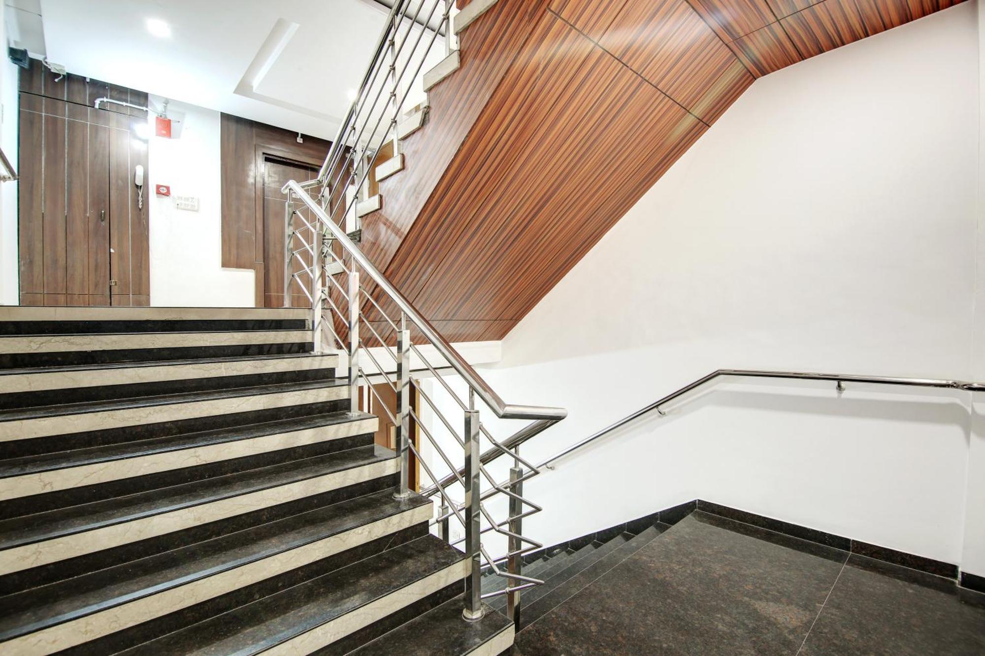 Hotel Neu Villa - Near Connaught Place & New Delhi Railway Station Neu-Delhi Exterior foto
